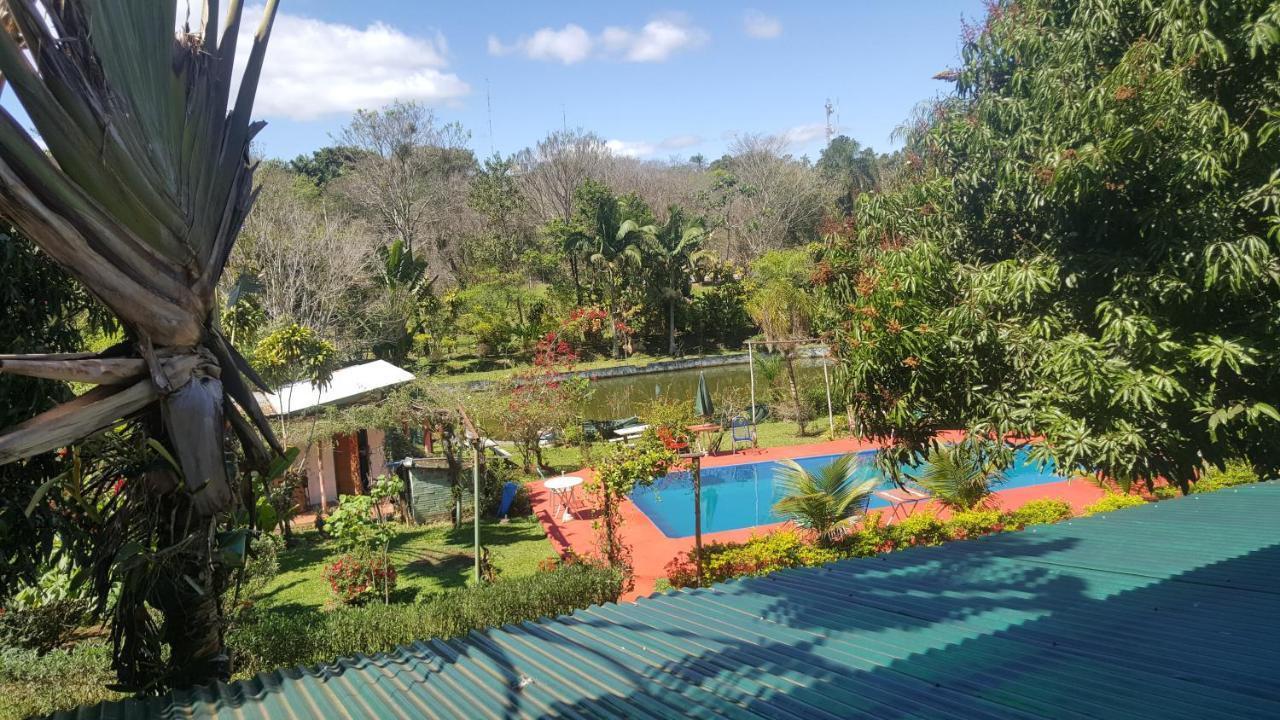 Hotel Y Residencial Amigos Puerto Iguazu Exterior photo